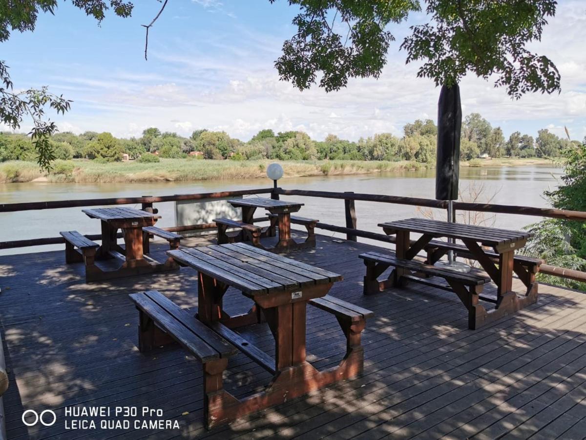 Moonriver Guesthouse Upington Bagian luar foto