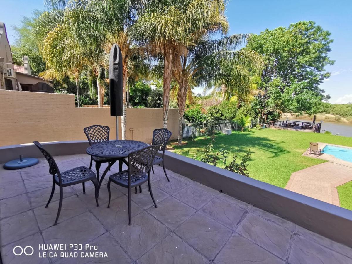 Moonriver Guesthouse Upington Bagian luar foto
