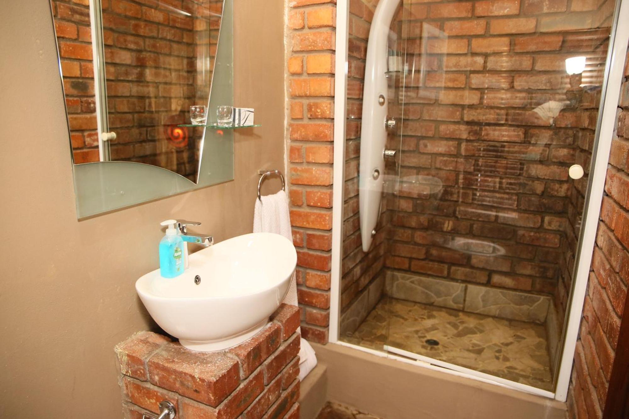 Moonriver Guesthouse Upington Bagian luar foto