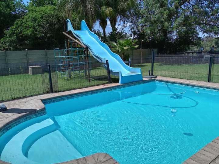 Moonriver Guesthouse Upington Bagian luar foto
